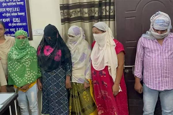 Sex racket exposed in Raipur: रायपुर के इस इलाके में सेक्स रैकेट का भंडाफोड़, किराए के मकान में चल रहा था देह व्यापार, महिला ब्रोकर सहित 4 युवतियां गिरफ्तार